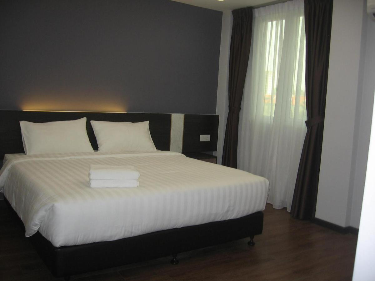 707 Hotel Melaka Exteriör bild
