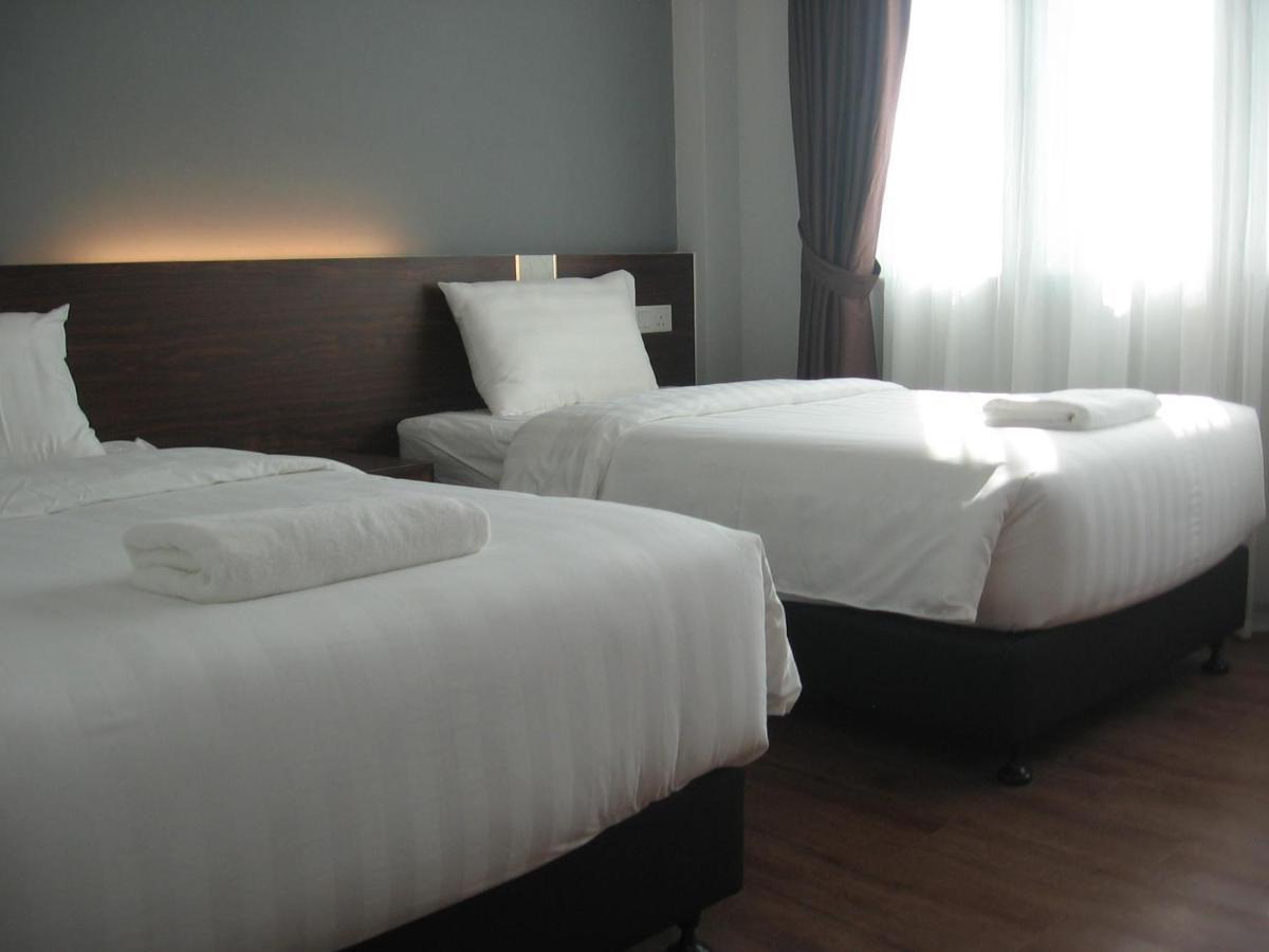 707 Hotel Melaka Exteriör bild